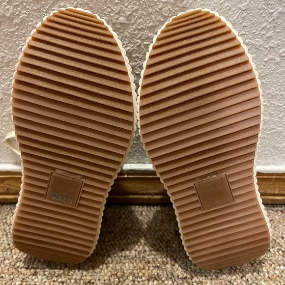 Dolce Vita‎ Dolen Women's Athletic Lt Natural Raffia Shoes.