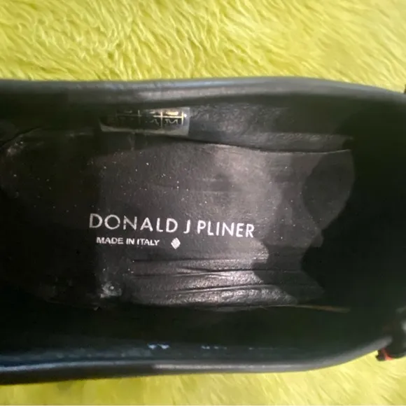 DONALD PLINER TECH DRIVER SIZE 11
