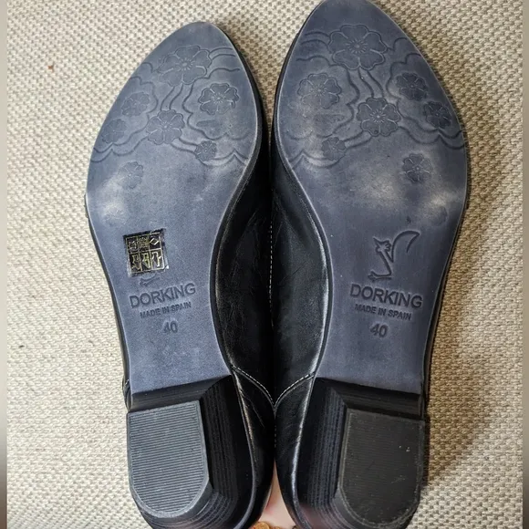 DorKing Triana EUC Black Leather Mary Janes w/ Silver Details sz 8.5
