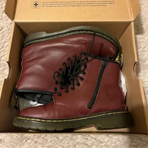 Dr. Martens 1460 kids ankle Maroon Boots sz 2 cherry red leather hightop shoes