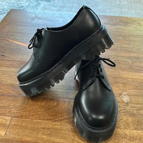 Dr. Martens 1461 MONO SMOOTH LEATHER OXFORD SHOES size 9 women’s