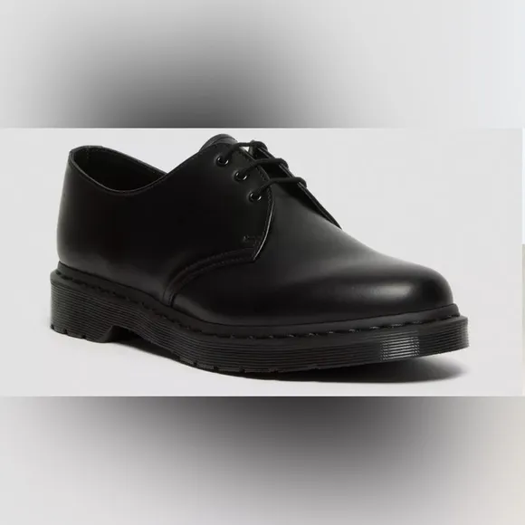 Dr. Martens 1461 MONO SMOOTH LEATHER OXFORD SHOES size 9 women’s