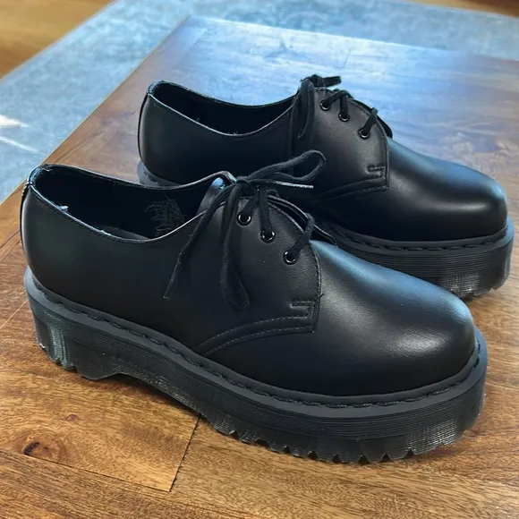 Dr. Martens 1461 MONO SMOOTH LEATHER OXFORD SHOES size 9 women’s