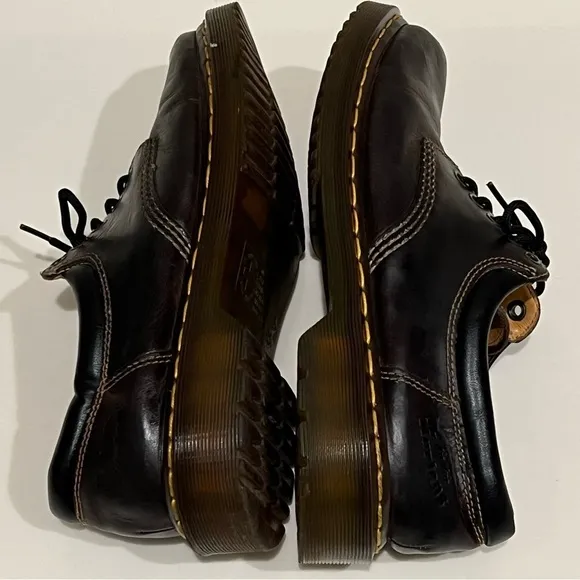 Dr. Martens 8053 Crazy Horse dark brown leather shoes, low top, unisex, sz 11 M