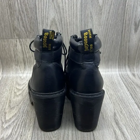 Dr. Martens Averil Boot