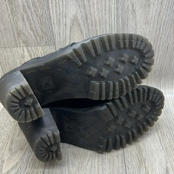 Dr. Martens Averil Boot
