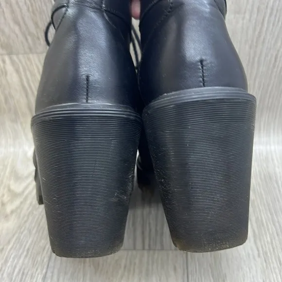 Dr. Martens Averil Boot