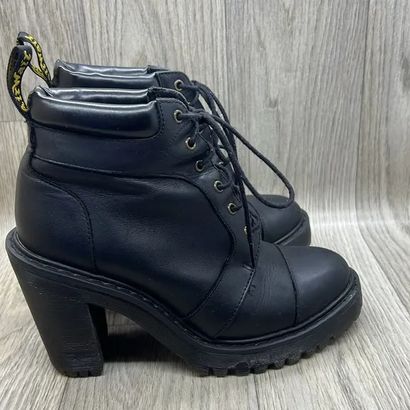 Dr. Martens Averil Boot