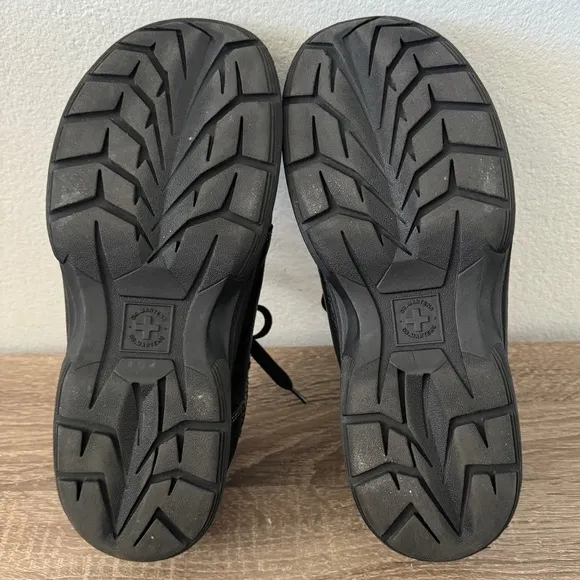 Dr. Martens Black Pebbled Leather Rockland Shoes, Size 9