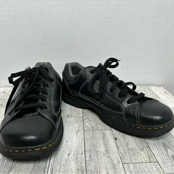 Dr. Martens men’s black lace up Adirondac shoes