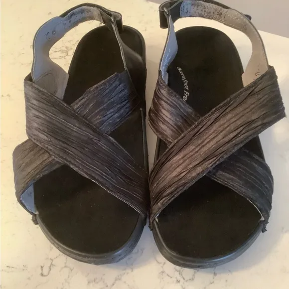 Drew Bon Voyage women’s black sandals comfort strapy low heel open toe shoes 11