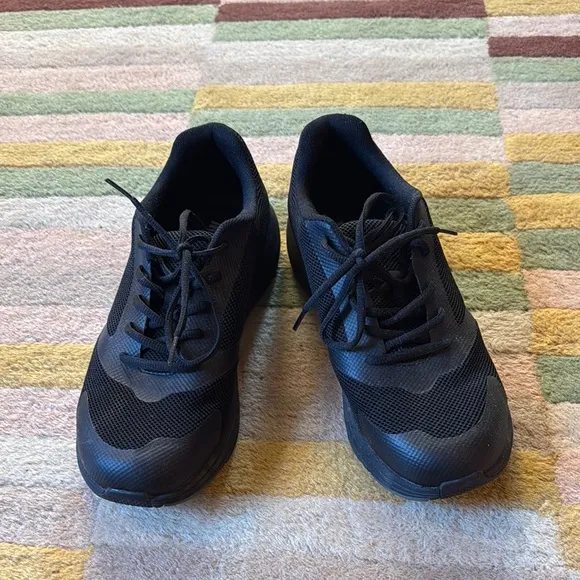 Drew Stable Sneaker 112495 size 10 4W 45