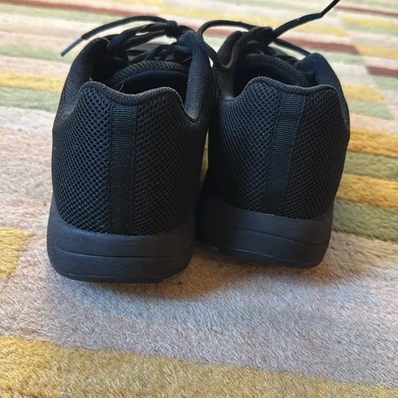 Drew Stable Sneaker 112495 size 10 4W 45