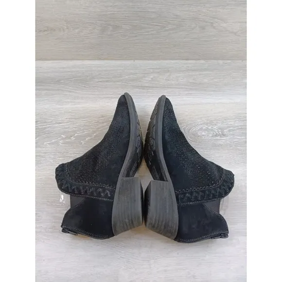Earth Peak Perry Boot Womens Ankle Bootie  Black Sz 9 Suede Back Zip Laser Cut