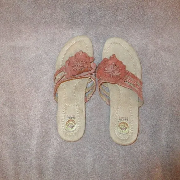 Earth Spirit Gelron Meri Sandals Size 9 Suede Flower Padded Flip Flops Thong