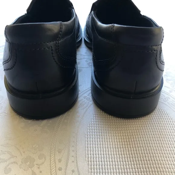 Ecco Men’s Size 44 ( US-11) Black Leather New Jersey Loafers Slip-On Dress Shoes