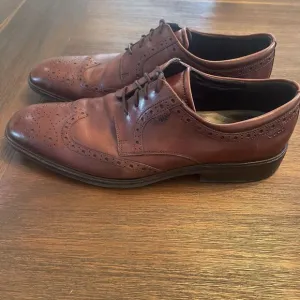 Ecco shock point oxford Wingtip Illinois Shoes 12 Brown Excellent Condition