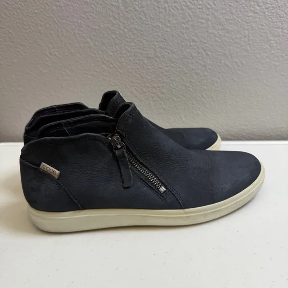 Ecco Sneaker Bootie Womens Size 8  Nubuck Low Zip Shoes Dark Blue