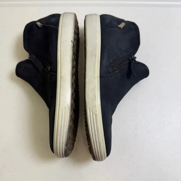 Ecco Sneaker Bootie Womens Size 8  Nubuck Low Zip Shoes Dark Blue