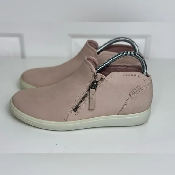 ECCO Soft 7 Womens Size EU 39 US‎ 8 Low Booties Zip Pink Leather High Top Shoes