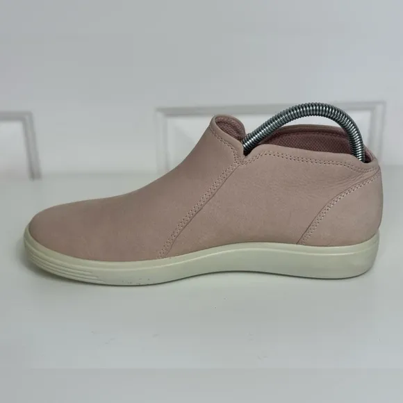 ECCO Soft 7 Womens Size EU 39 US‎ 8 Low Booties Zip Pink Leather High Top Shoes