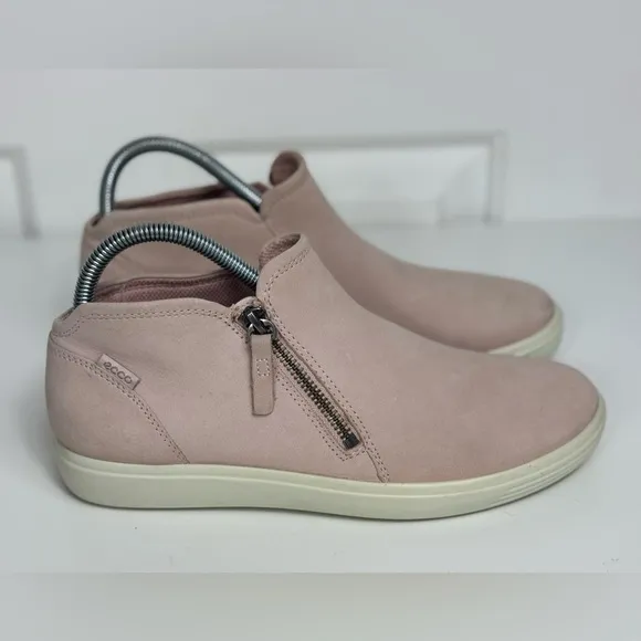ECCO Soft 7 Womens Size EU 39 US‎ 8 Low Booties Zip Pink Leather High Top Shoes
