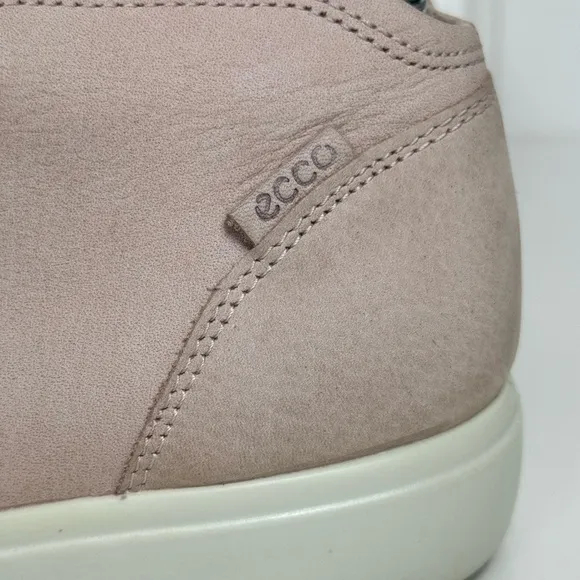 ECCO Soft 7 Womens Size EU 39 US‎ 8 Low Booties Zip Pink Leather High Top Shoes