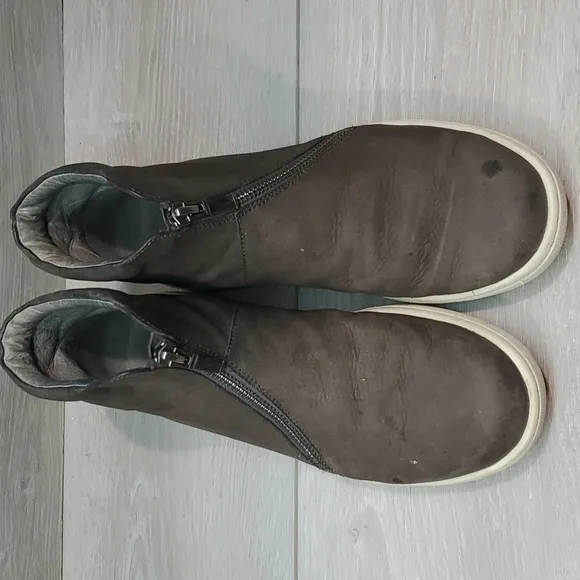 Eileen Fisher Bias Tumbled Nubuck High Top Leather Boots sneakers shoes sz 6.5