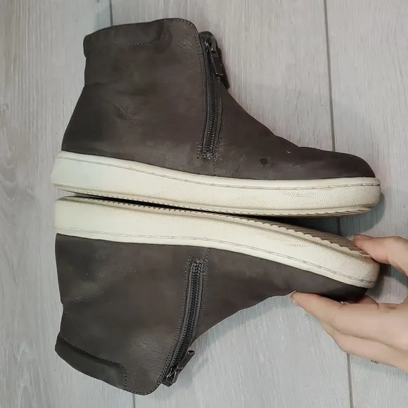 Eileen Fisher Bias Tumbled Nubuck High Top Leather Boots sneakers shoes sz 6.5