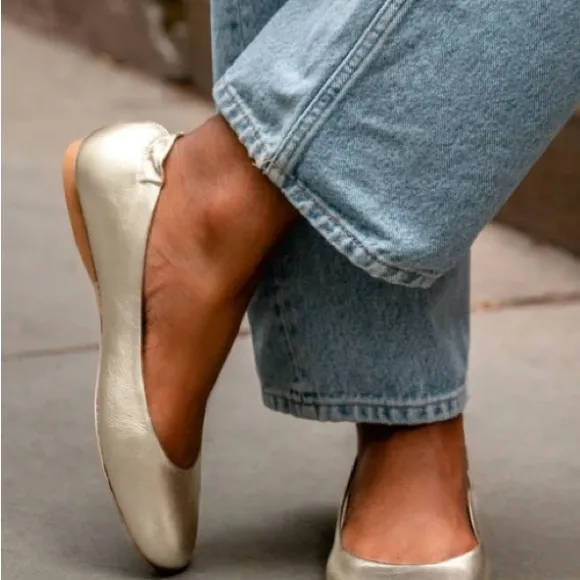 Elegant Gold Women's Ballet Flats
