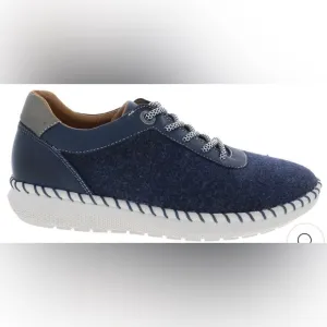 EUC BIZA Revolve navy sneakers,size 41,lace up,soft felt upper w/leather trim