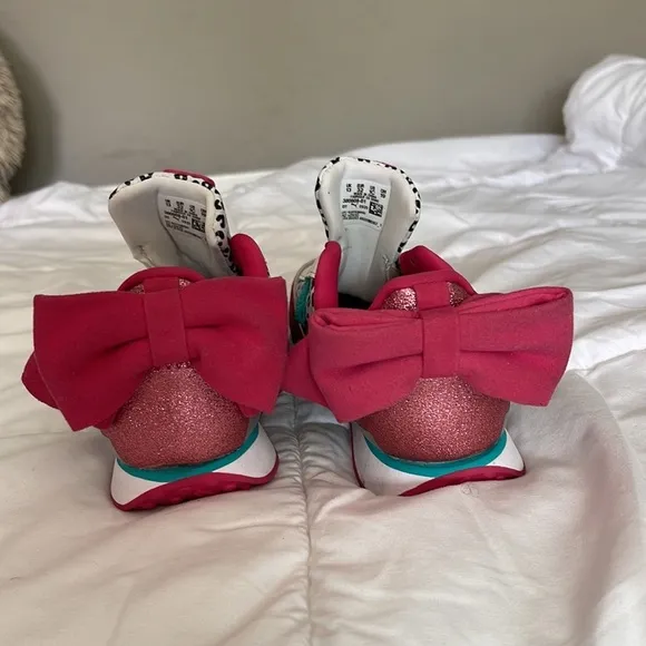 Euc Kids PUMA x L.O.L. SURPRISE! Future Rider Diva Little Kids' Shoes.