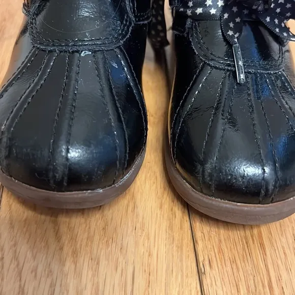 Girls lot of 6 shoes. Size 8