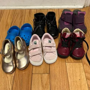 Girls lot of 6 shoes. Size 8