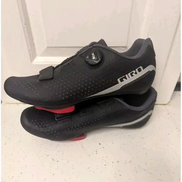 GIRO REGIME CYCLING SHOES BIKING SZ 42 MENS SZ 9