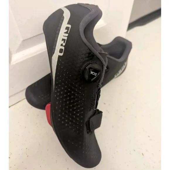 GIRO REGIME CYCLING SHOES BIKING SZ 42 MENS SZ 9