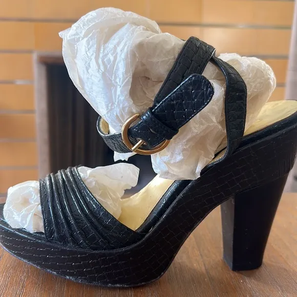 Goldenbleu Blue Alligator High Heels with Gold Buckles Size 39.5 US 8.5