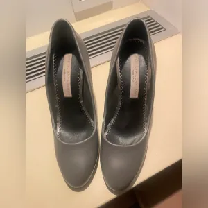 Gray leather Stella shoes