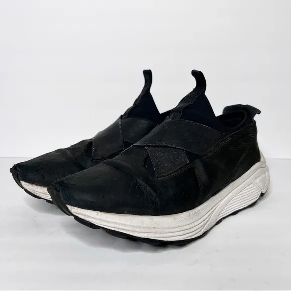 Guillermo Bravo Marquez Low Top Black Nubuck Leather Sneaker Size 10 Men’s 44
