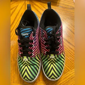 Heely’s Pro 20 Rainbow Tides Unisex Skate Shoe Size 8/Women’s 9