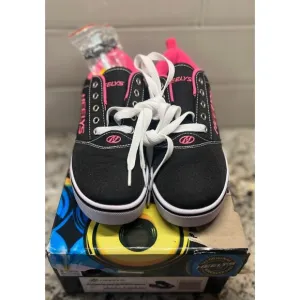 Heelys Youth size 5/ Women size‎ 6 Black &amp; Pink Skate Shoes With Wheels