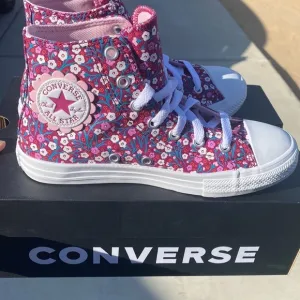 High Top Converse Rose Maroon Cherry blossom Kids Girl Size 3 New