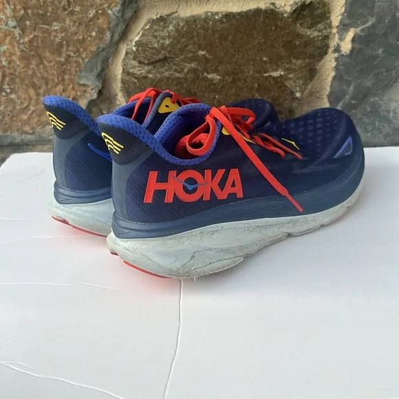 Hoka Clifton 9 Running Shoes - NAVY (BELLWETHER) size 11