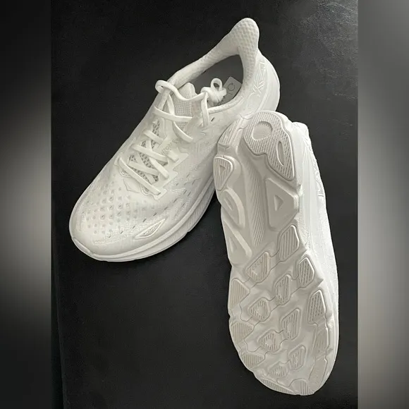 HOKA ONE ONE CLIFTON 9 sneakers