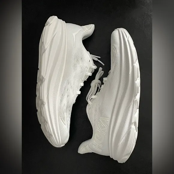 HOKA ONE ONE CLIFTON 9 sneakers
