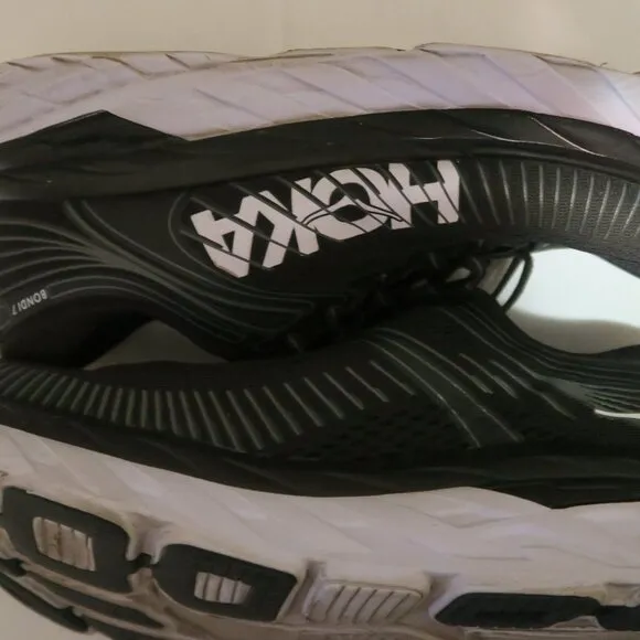 Hoka One One Mens Bondi 7 (1110518 BWHT) Black Running Shoes Sneakers Size 10