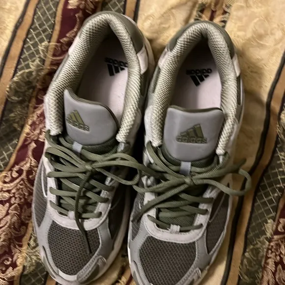 🔥HOT adidas Response CL Army Green Silver Pebble