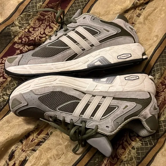 🔥HOT adidas Response CL Army Green Silver Pebble