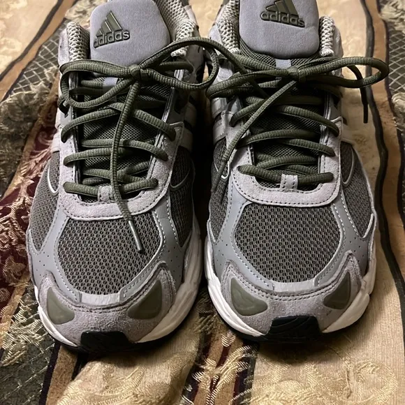 🔥HOT adidas Response CL Army Green Silver Pebble