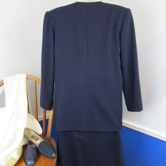 🎆HP🎆Rare Vintage 80's Navy Wool Skirt Suit.